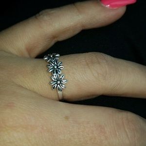 Silver Daisy Ring